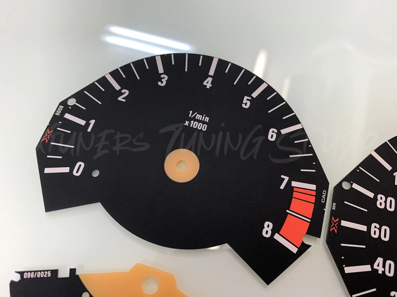 BMW 5-Series E34 M5 dials