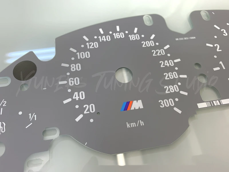 BMW 5er E39 M5 Tachoscheiben mit Verbrauchsanzeige