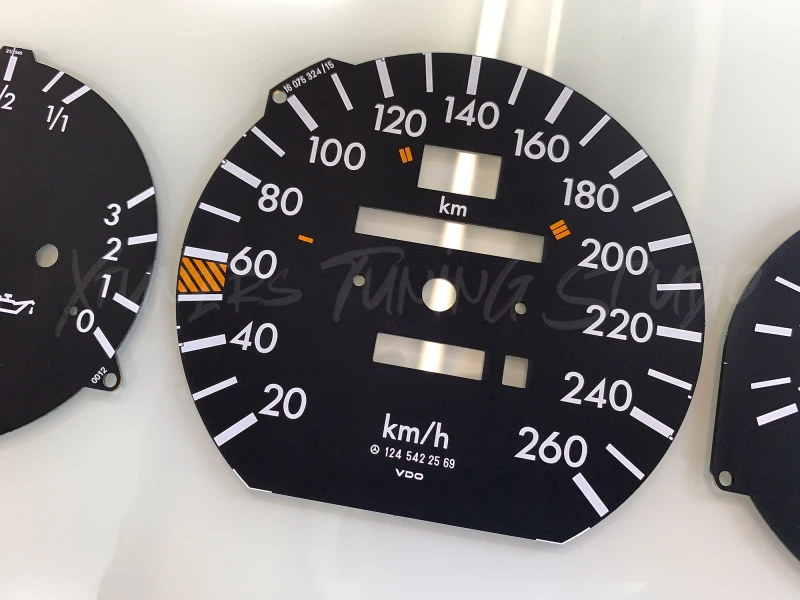 Mercedes E-Class W124 E500 dials